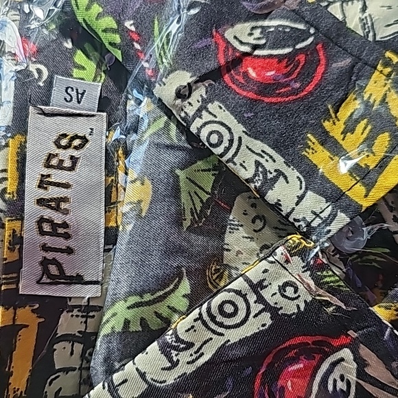 Pittsburgh Pirates Hawaiian Shirt 2024 Giveaway Adult Size Small New in Package - Picture 5 of 5